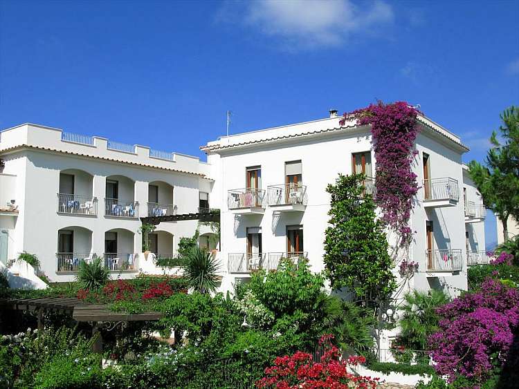 Hotel ARH***soggiorno mare Lazio ,situato a Sperlonga e vicino a Gaeta